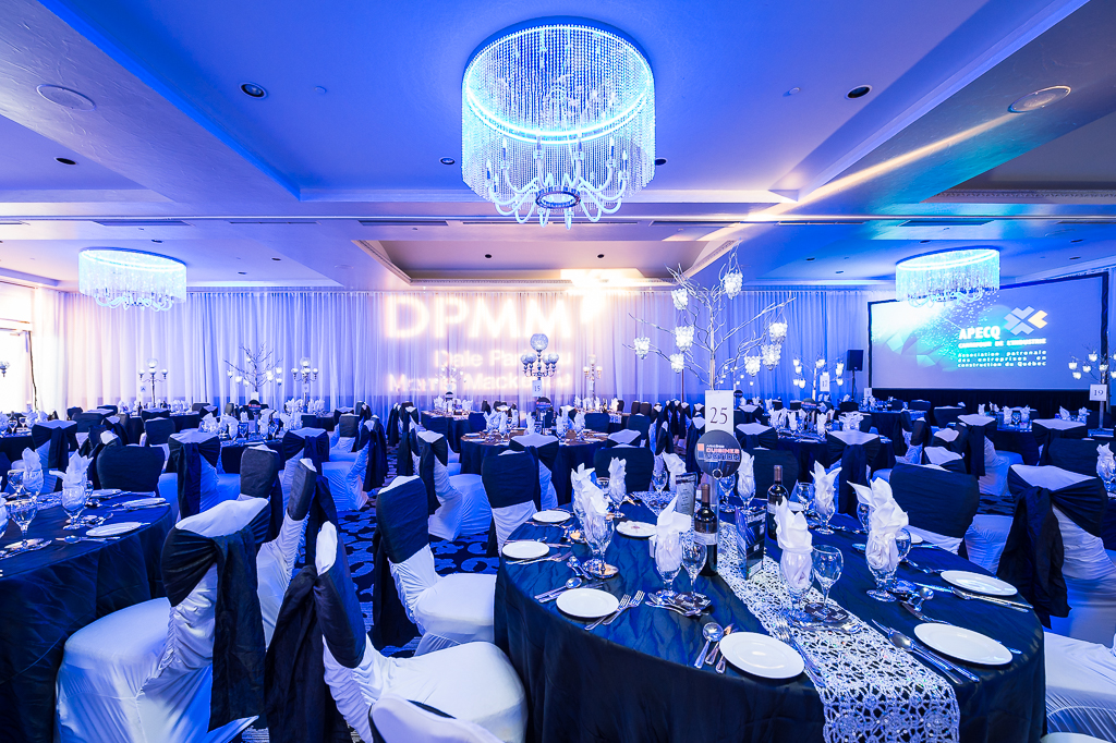 Gala-décor-centre-de-table-chaise