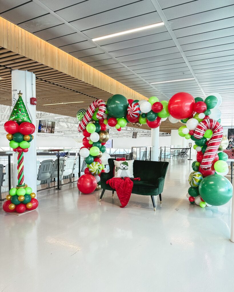 Décorations festives avec ballons colorés